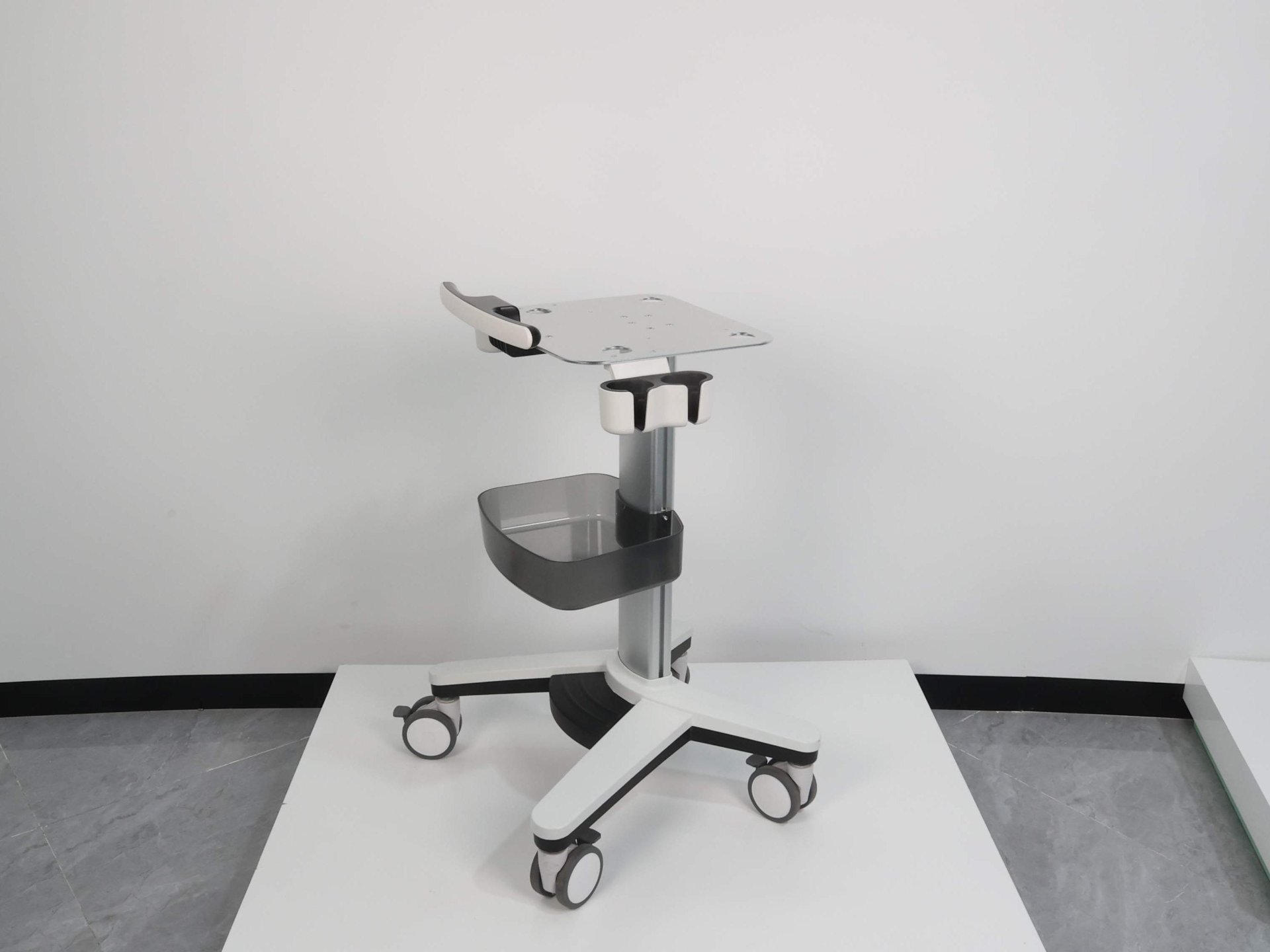 Medical Trolley Manufacturer: A Complete Guide from Design to Production
